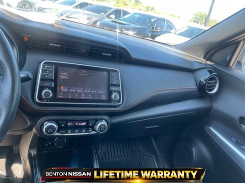 Used 2019 Nissan Kicks SR w/ SR Premium Package FWD image 15