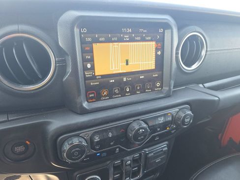 Used 2023 Jeep Wrangler Unlimited Sahara w/ Cold Weather Group AWD/4WD image 6