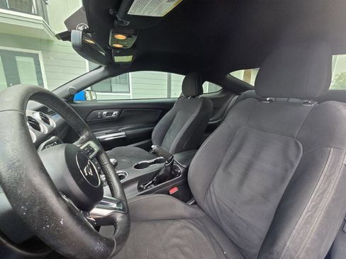 Used 2017 Ford Mustang GT RWD image 32