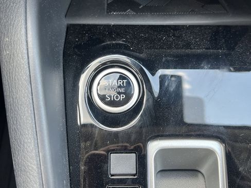 New 2025 Nissan Versa SR image 6