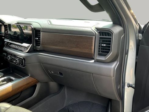 Used 2026 Chevrolet Silverado 1500 High Country w/ High Country Premium Package AWD/4WD image 37