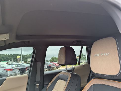 Used 2025 Chevrolet Equinox ACTIV FWD image 9