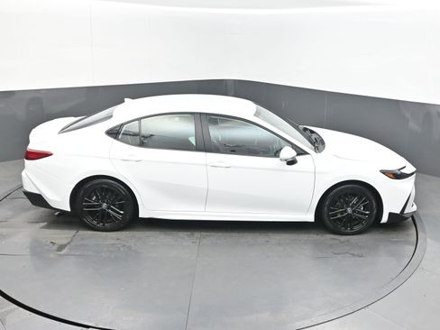 Used 2025 Toyota Camry SE FWD image 37