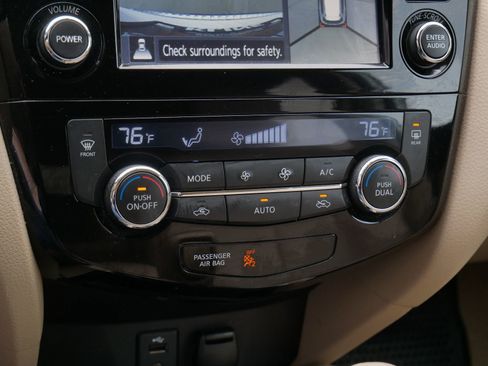 Used 2015 Nissan Rogue SL w/ SL Premium Package image 17