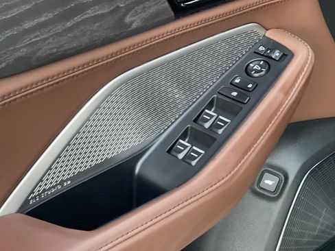 Certified 2024 Acura MDX SH-AWD w/ Advance Package image 16