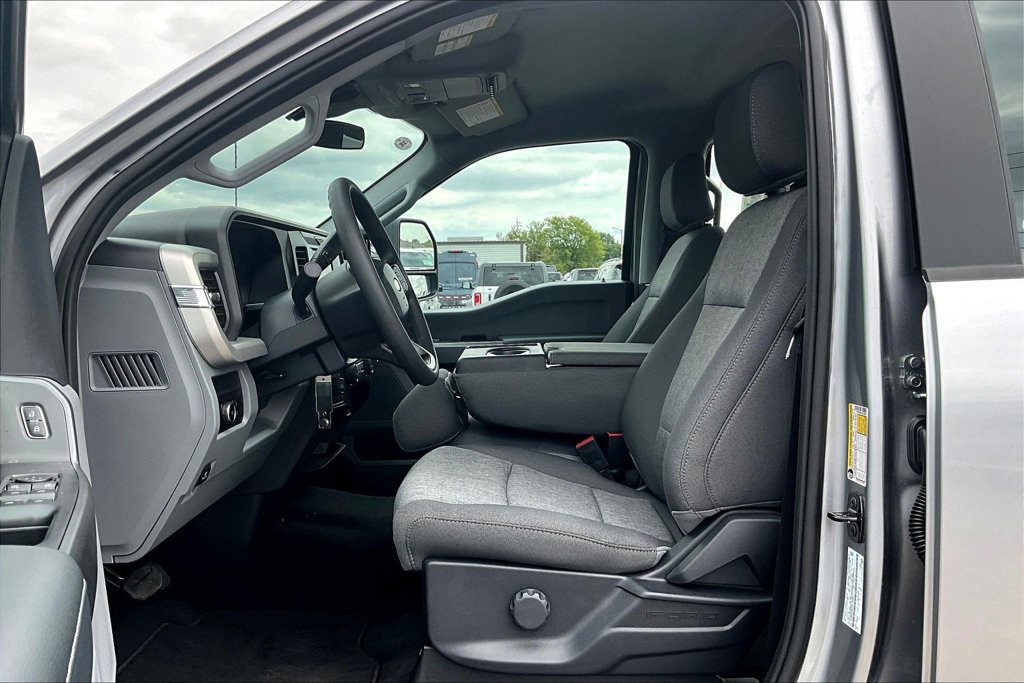 New 2027 Ford F350 XL w/ STX Appearance Package AWD/4WD image 9