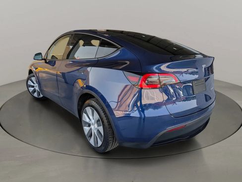 Used 2022 Tesla Model Y Long Range AWD/4WD image 5