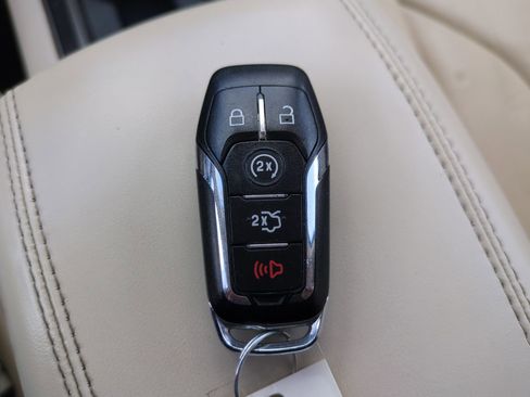 Used 2016 Lincoln MKC Reserve w/ Lincoln MKC Climate Package FWD image 29