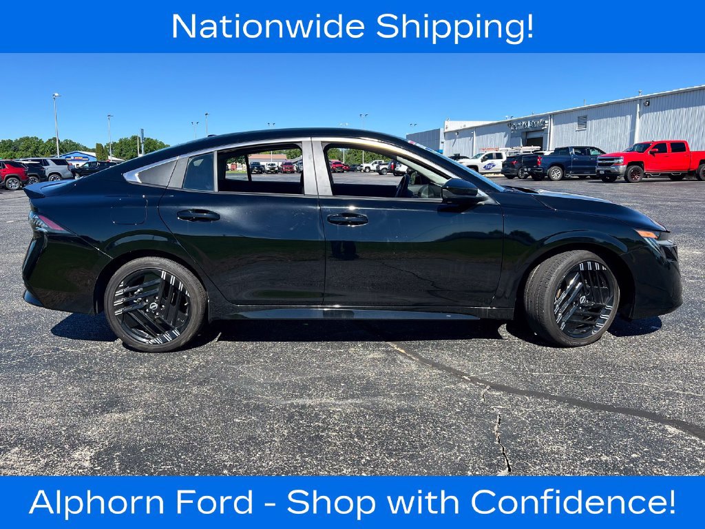 Used 2026 Nissan Sentra SR w/ Floor Mat Package FWD image 2