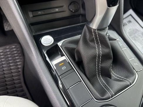 New 2025 Volkswagen Taos SE image 32