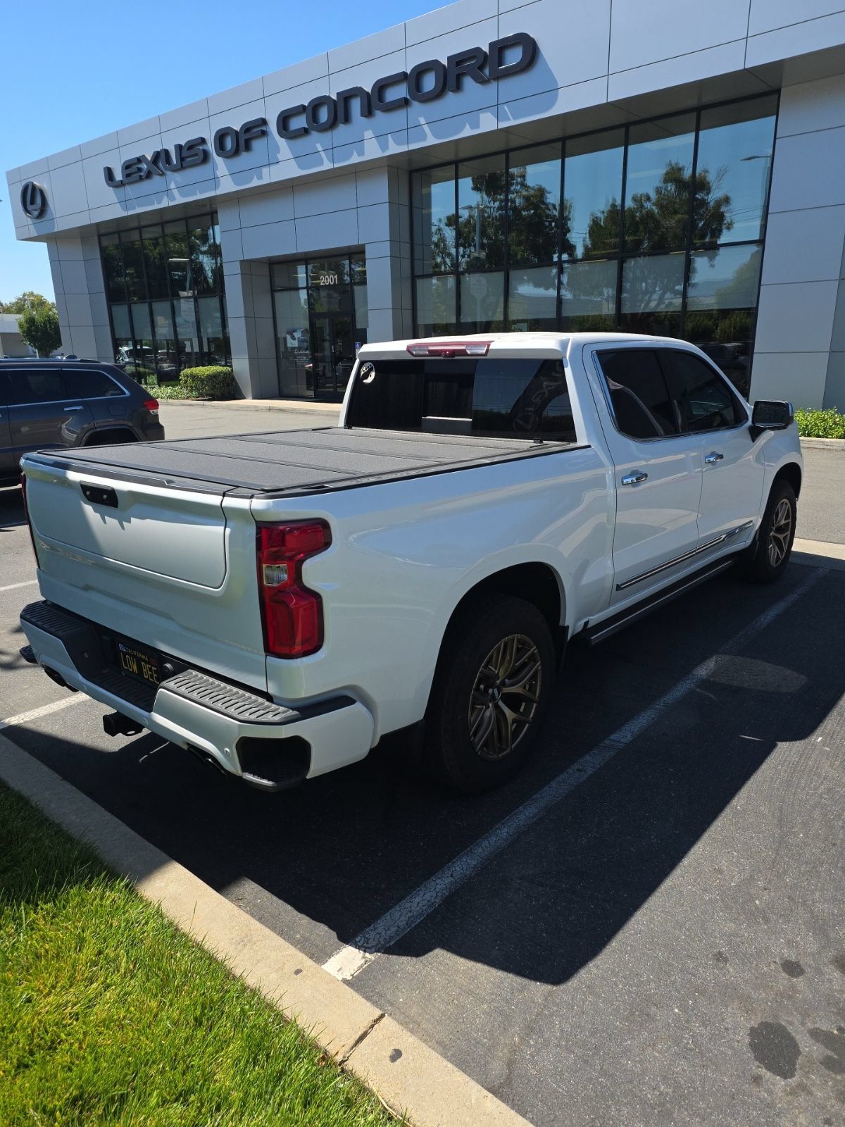 Used 2023 Chevrolet Silverado 1500 High Country AWD/4WD image 7