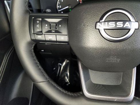 Certified 2025 Nissan Rogue SV FWD image 24