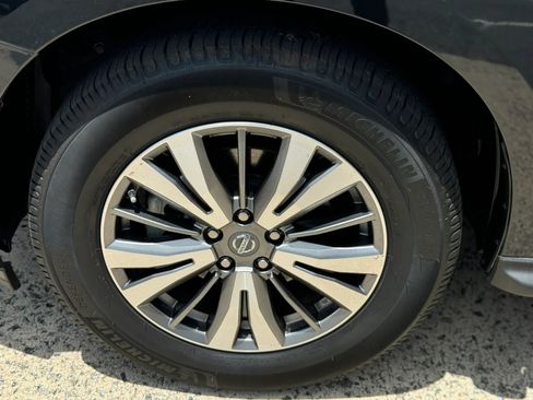 Used 2018 Nissan Pathfinder SL FWD image 39