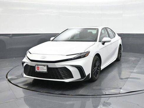 Certified 2026 Toyota Camry SE w/ Convenience Package FWD image 1