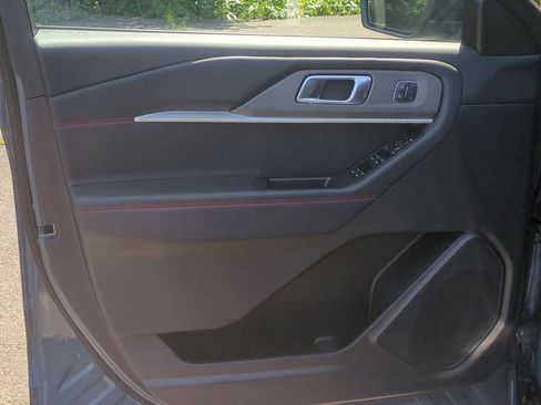 Used 2025 Ford Explorer ST-Line w/ Premium Package AWD/4WD image 11