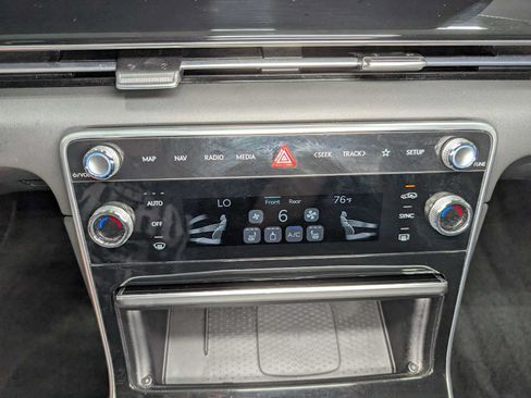Used 2025 Genesis GV80 2.5T Standard AWD/4WD image 32