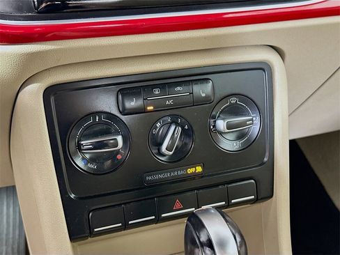 Used 2015 Volkswagen Beetle 1.8T image 14