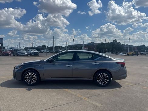Certified 2025 Nissan Altima 2.5 SV FWD image 14