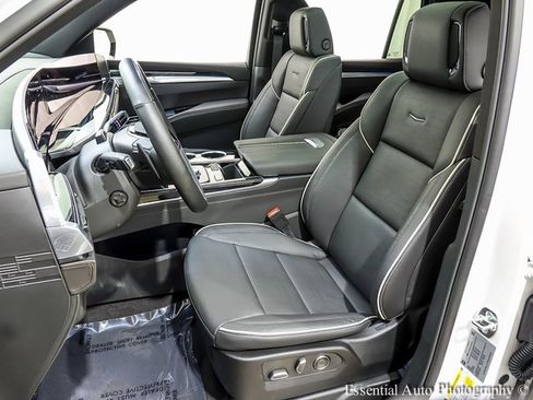 Certified 2025 Cadillac Escalade Sport image 9