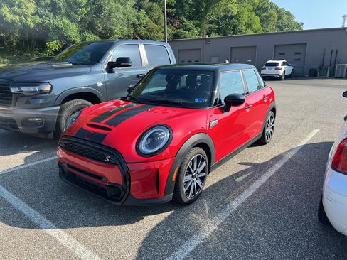 Used 2023 MINI Cooper S FWD image 1