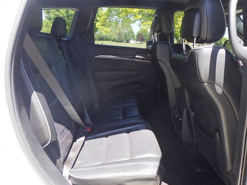 Used 2019 Jeep Grand Cherokee Overland AWD/4WD image 19