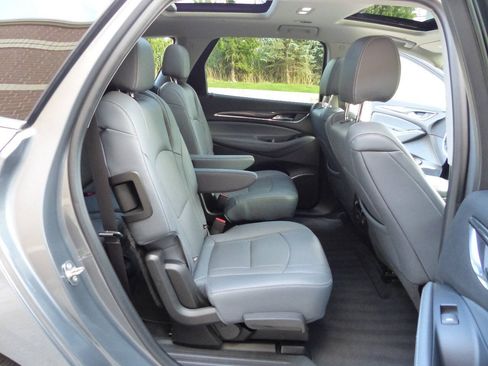 Used 2021 Buick Enclave Essence w/ Sound and Sites Package AWD/4WD image 56
