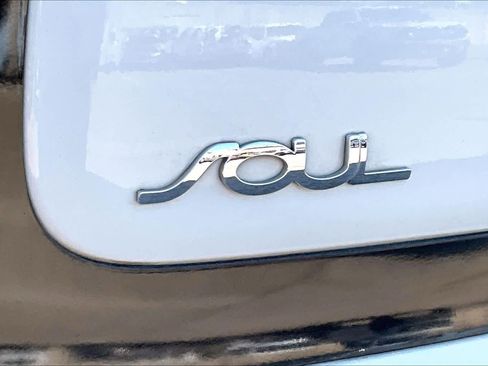 Used 2015 Kia Soul ! w/ Sun & Sound Package image 11