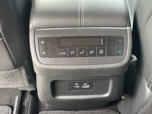 Used 2023 Nissan Pathfinder SL w/ Black Appearance Package FWD image 12