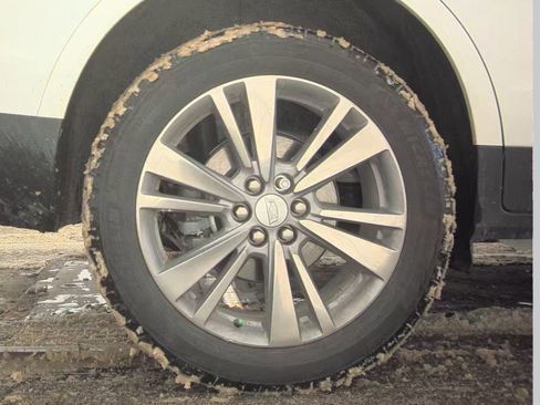 Used 2025 Cadillac XT5 Premium Luxury image 11