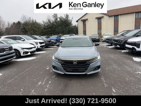 Used 2021 Honda Accord Sport image 2