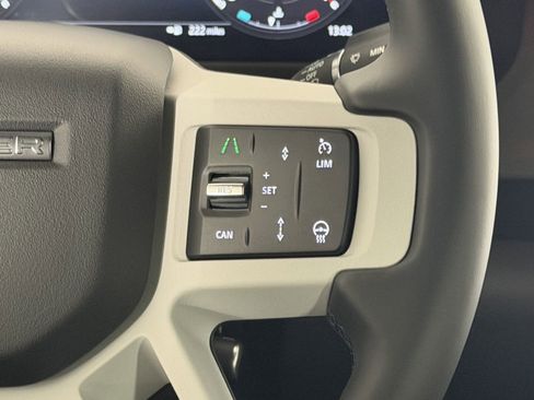 Used 2026 Land Rover Defender 110 X-Dynamic SE image 19