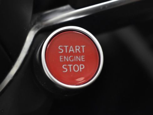 Used 2017 Audi R8 V10 w/ Carbon Exterior Package image 39