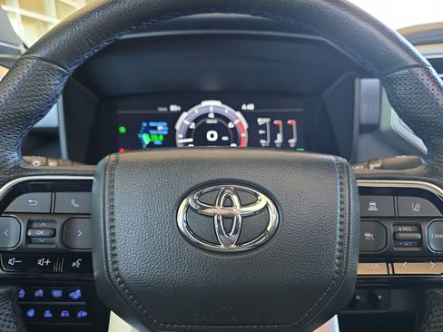 Used 2024 Toyota Tundra Platinum AWD/4WD image 22