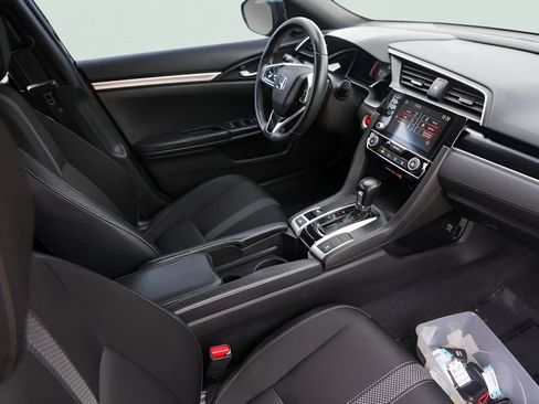 Used 2020 Honda Civic Sport image 31