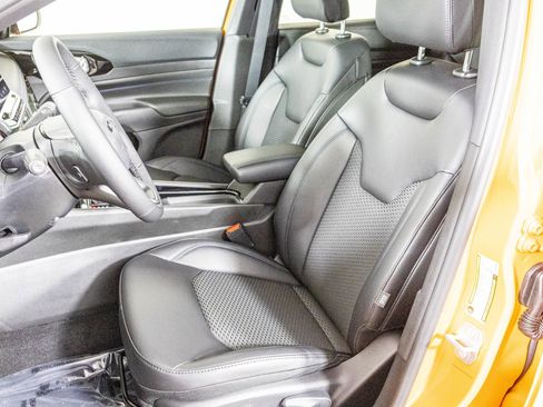 New 2026 Jeep Compass Latitude image 18