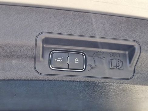 Certified 2020 Ford Explorer Platinum w/ Premium Technology Package AWD/4WD image 12