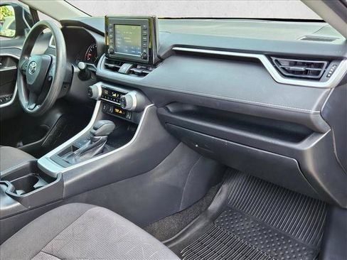 Used 2019 Toyota RAV4 XLE w/ Convenience Package FWD image 21