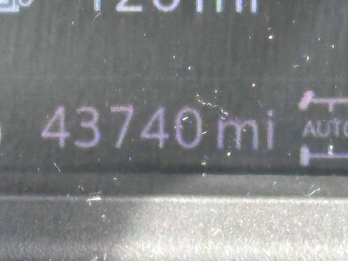 Used 2021 Chevrolet Tahoe LT w/ LT Signature Package image 21