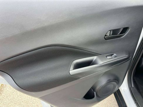 Used 2023 Nissan Kicks S FWD image 5