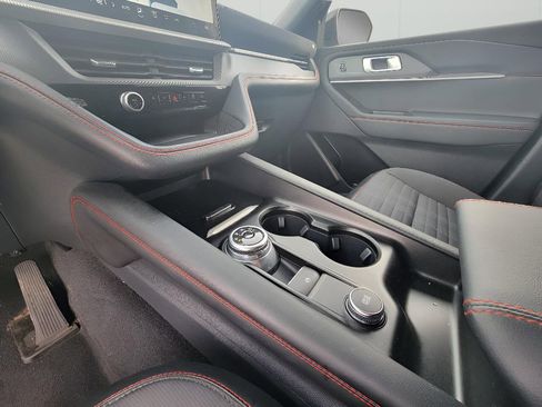 Used 2025 Ford Explorer ST-Line image 25