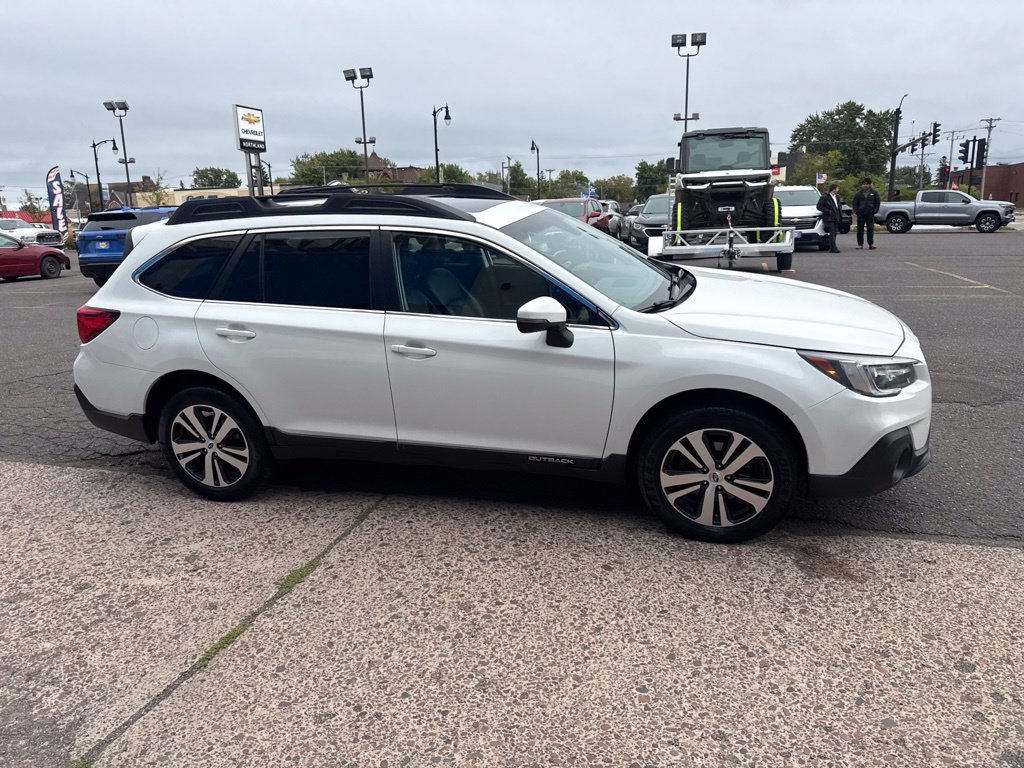 Used 2019 Subaru Outback 2.5i Limited AWD/4WD image 6
