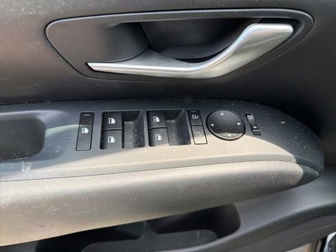 Used 2025 Hyundai Tucson SE FWD image 10