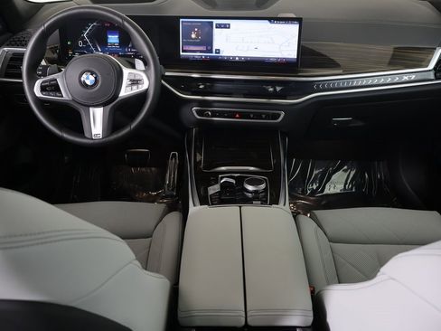 Used 2026 BMW X7 xDrive40i w/ M Sport Package image 31