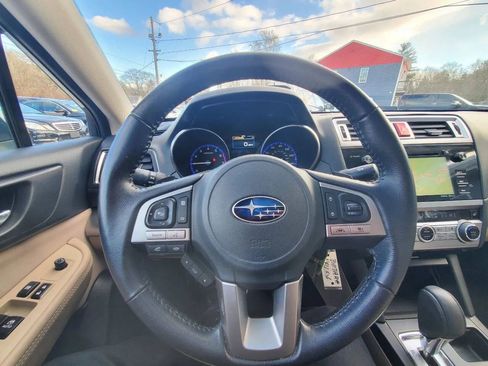 Used 2017 Subaru Legacy 2.5i Premium image 17