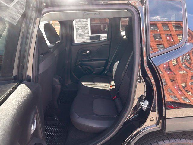 Used 2023 Jeep Renegade Latitude AWD/4WD image 15
