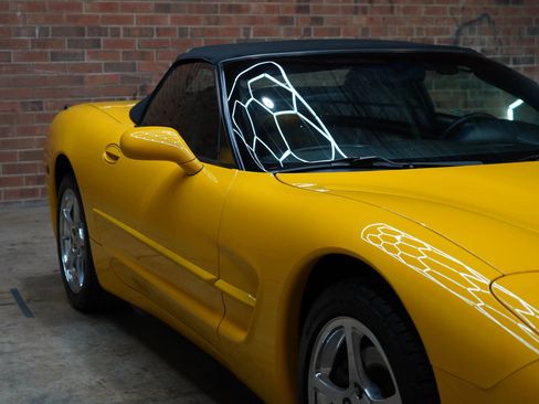 Used 2002 Chevrolet Corvette Convertible w/ Preferred Equipment Group2 image 23