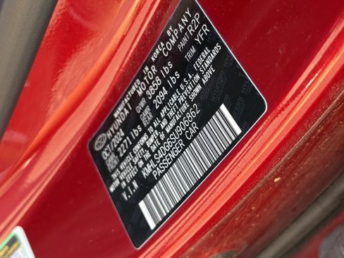 Used 2025 Hyundai Elantra SEL FWD image 33