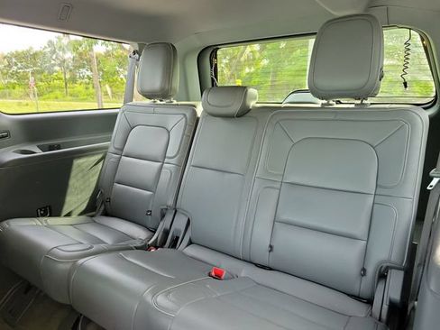 Used 2018 Lincoln Navigator L Reserve AWD/4WD image 14