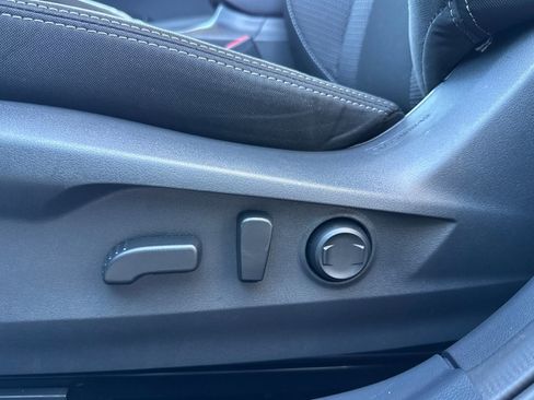 Used 2023 Subaru Outback Premium image 13