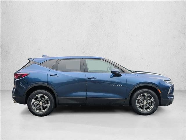 Used 2023 Chevrolet Blazer LT FWD image 4
